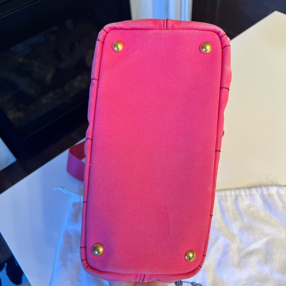 Authenticated Prada Canapa - Picture 4 of 9